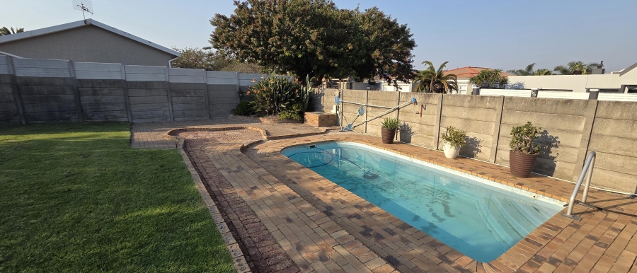 4 Bedroom Property for Sale in Brackenfell South Western Cape